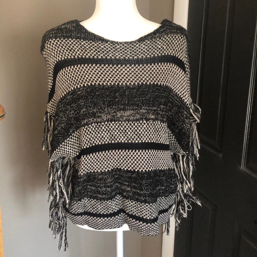 Lucky Brand fringe sweater🖤